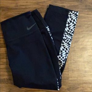 Nike Dri-Fit Cropped Leggings